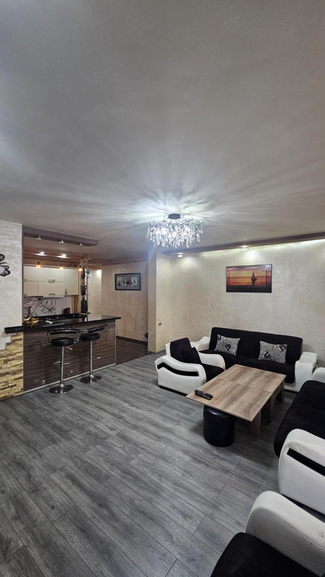 Nukri-2017 Apartment Batumi Room photo