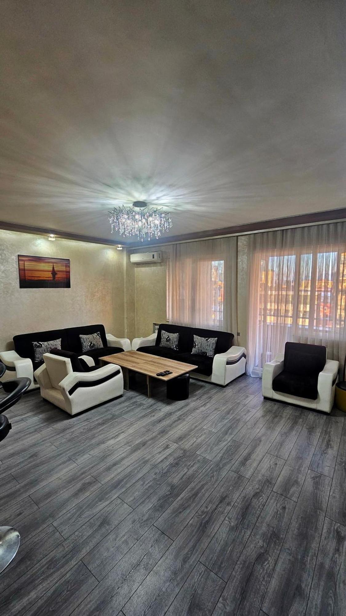 Nukri-2017 Apartment Batumi Exterior photo